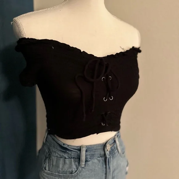 Black off the Shoulder Stretchy Lace Cross Front Ceop Top Size Small - Picture 6 of 7
